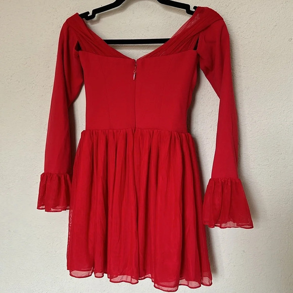 House of CB 'Alana' Scarlet Off Shoulder Dress NWOT size XS - Picture 10 of 13